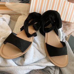 Wrap around black sandals⚡️⚡️